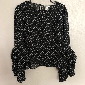 Floral fly away sleeve top